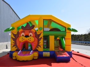 Hüpfburg Multiplay Löwe mit Dach