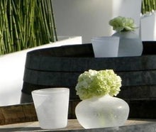 Nelken, runde Bauchvase