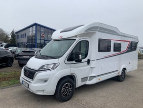 LMC Tourer Lift H730 Automatik, Hubbett, Längsbetten