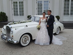 Oldtimer Bentley /  Rolls Royce für ihre Hochzeitsfahrt - Hochzeitsauto