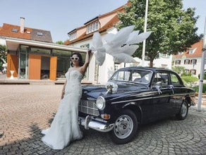 Aus den 60ern: Stilvollen schwarzen Oldtimer als Hochzeitsauto mieten. Selbstfahrer oder mit Chauffeur!