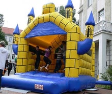 Hüpfburgen in der Größe L, Maße ca. 4x5 Meter in verschiedenen Modellen verfügbar
