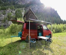 VW Camper & Dachzelt (4 Schlafplätze / 6 Sitze / Baujahr 2023)