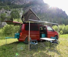 VW Camper & Dachzelt (4 Schlafplätze / 6 Sitze / Baujahr 2023)