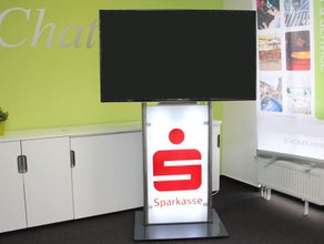 TV Station mit 55-Zoll LED-TV