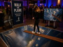 Walk The Plank Virtual Game mieten – Spiel, Sport & Teamevent