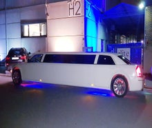Stretchlimousine Chrysler 300c mit Chauffeur für 8 Personen