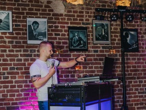 DJ mieten / buchen für Geburtstag, Hochzeit, Abiparty