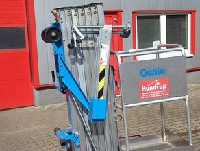 Personenlift Genie AWP-30 S mieten