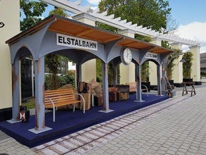 Bahnhof - Bahnsteig , Bahnsteigüberdachung, Eisenbahn