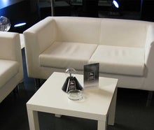 Loungemöbel: Sofas, Fauteuil, Tischchen