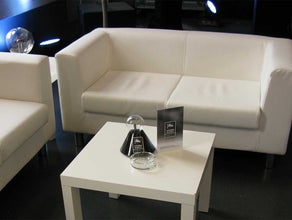 Loungemöbel: Sofas, Fauteuil, Tischchen