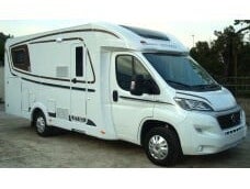 Etrusco Teilintegrierter Wohnmobil XL 4 Plätze mit Heckgarage (Gruppe C)