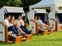 Ostsee-Strandkorb mieten – Exklusiver Zweisitzer mit Fußstützen für Events - Galerie - Bild 3