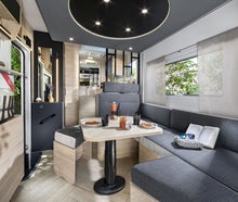 Teilintegrierter 7m mit geräumiger Lounge-Sitzgruppe