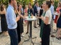Stehtisch mieten (∅ 80 cm) – Klappbar, grau & wetterfest – Optional mit Husse - Galerie - Bild 2
