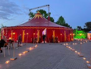 Zirkuszelt 24m - 2 Master rund - rot/gelb oder weiß-gelb-blau Gala -Firmenevent - Festival