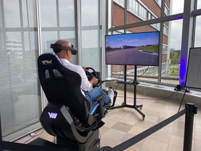 VR Full Motion Rennsimulator