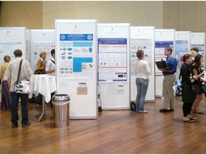 Poster Board | Stellwand | Galerie- und Messewand | Pinwand Preisbeispiel: 1 lfm. Wand, 250 cm hoch, beidseitig weiß