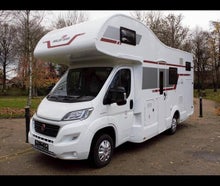 2022 Modell Automatik Roller Team Zefiro 675 - 6 Schlafplätze + 6 Sicherheitsgurte + fahrbar mit einem normalen britischen Führerschein.