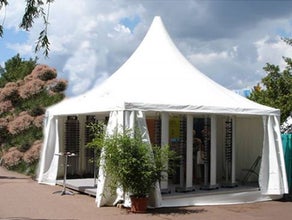 Pagode / Zelt mit elegantem Spitzdach und abnehmbaren Seitenwänden 5x5 m