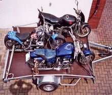 Motorradanhänger für 3 Motorräder gebremst