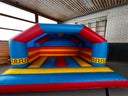 BUNTE HÜPFBURG MIETEN I 24/7 SUPPORT /  COLORFUL BOUNCY CASTLE
