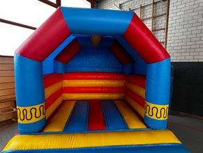 BUNTE HÜPFBURG MIETEN I 24/7 SUPPORT / COLORFUL BOUNCY CASTLE