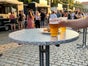Stehtisch mieten (∅ 80 cm) – Klappbar, grau & wetterfest – Optional mit Husse - Galerie - Bild 3
