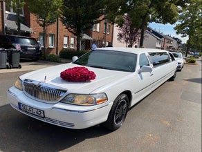 Stretchlimousine Hummer H2,Partybus mieten Köln,Lincoln in Weiß oder in Pink ,Stretchlimousine mieten Köln,Bonn,Düsseldorf,Troisdorf,Siegburg,Mönchengladbach,Düren,Krefeld,Dortmund, Koblenz, Aachen. Wir fahren überall !!!!!!!!!