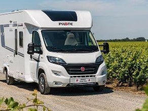 Pilote 696 D mit Traumgrundriss, Automatik, Solar, TV, Dachklima bis 4Personen, VOLL