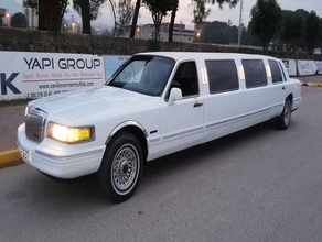 Strechlimousine Lincoln 9,5 m Grundpaket 2 / 8 Std. mieten
