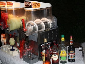 Slusheismaschine, Cocktailmaschine, mit 2 Sorten Slusheiskonzentrat f. 50Liter Slusheis
