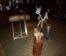 Wettmelken mit Kuh Elsa, Baumstamm - Sägen (Drumsäge), Wettnageln