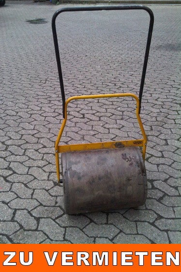 Rasenwalze mieten für die Rasenpflege