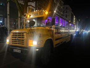 US Schulbus / Partybus für JGA, Geburtstag & Hochzeit