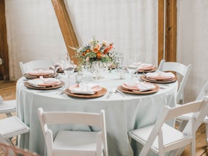 Love Events Weiße Klappstühle aus Holz für jedes Event