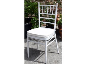 Chiavari Sessel mit Polster - Metall weiß oder Holz limewash