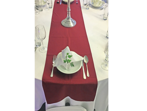 2er Tischläufer bordeaux mieten – Miettisch, Eventtisch, Veranstaltungstisch, Partytisch