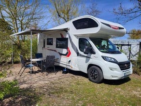 Vermiete Wohnmobil / Alcoven für bis zu 7 Personen