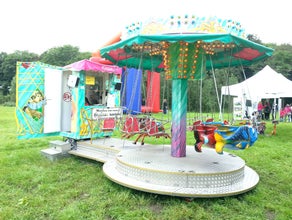 Kinderkettenkarussell Kinderkettenflieger mit Musikanlage und Kasse