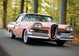 Ford Edsel Pacer '58 | rosa/weißes Heckflossen-Coupe aus den 50ern
