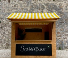 Verkaufshütte oder Pavillon z.B. für den Weihnachtsmarkt, Marktstand, Bude, Weihnachtsmarktbude, Verkaufsstand, Teststation, Testbude, Corona