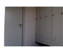 Schwarz- Weiß- Container