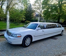 Stretchlimousine Lincoln Town Car weiß mit Chauffeur bis 8 Personen