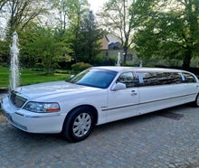 Stretchlimousine Lincoln Town Car weiß mit Chauffeur bis 8 Personen