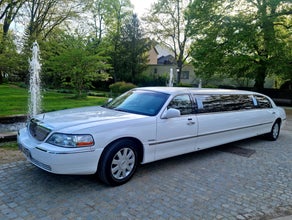Stretchlimousine Lincoln Town Car weiß mit Chauffeur bis 8 Personen