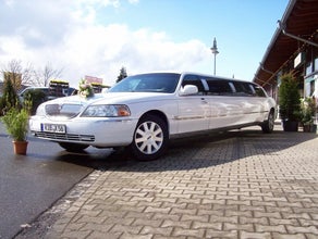 Lincoln TownCar Stretchlimousine (neustes Modell der absoluten Oberklasse)