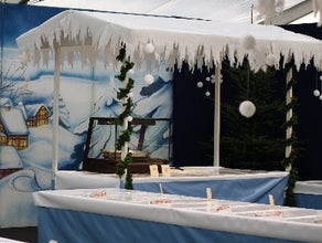Verschneite Marktstände, Marktstand, Buffetstand, Verkaufsstand