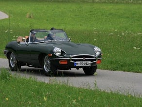 Oldtimer Jaguar E-Type 4.2 Serie II Cabrio